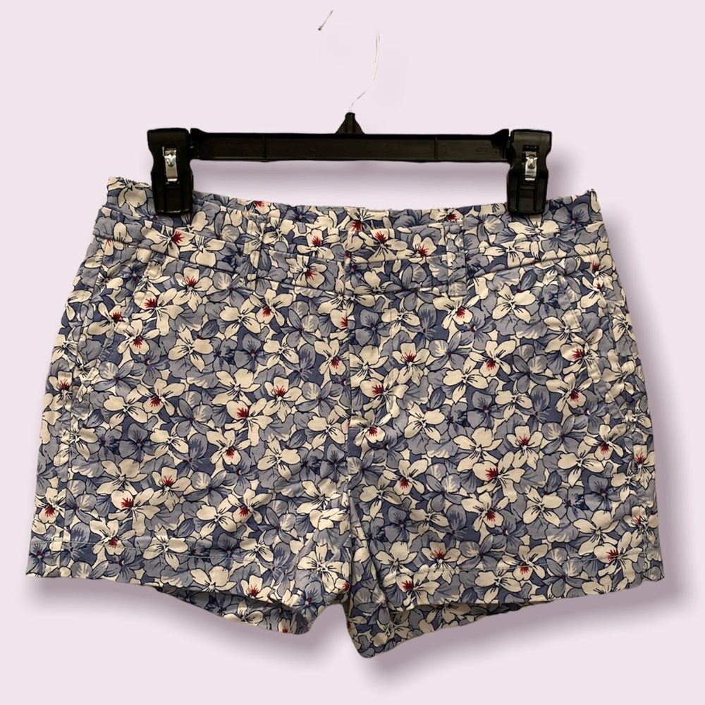 GAP - Flowered Khakis City 3 Inch Shorts - Excellent Like New Condition - Size 0